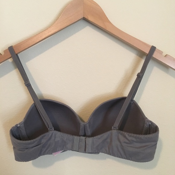 Victoria Secret 34C | Strapless Bra - Picture 2 of 3